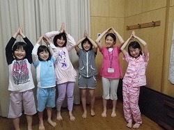 D③