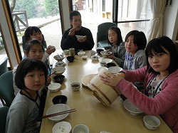 D③