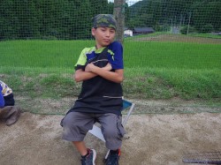 E よしあ いばる
